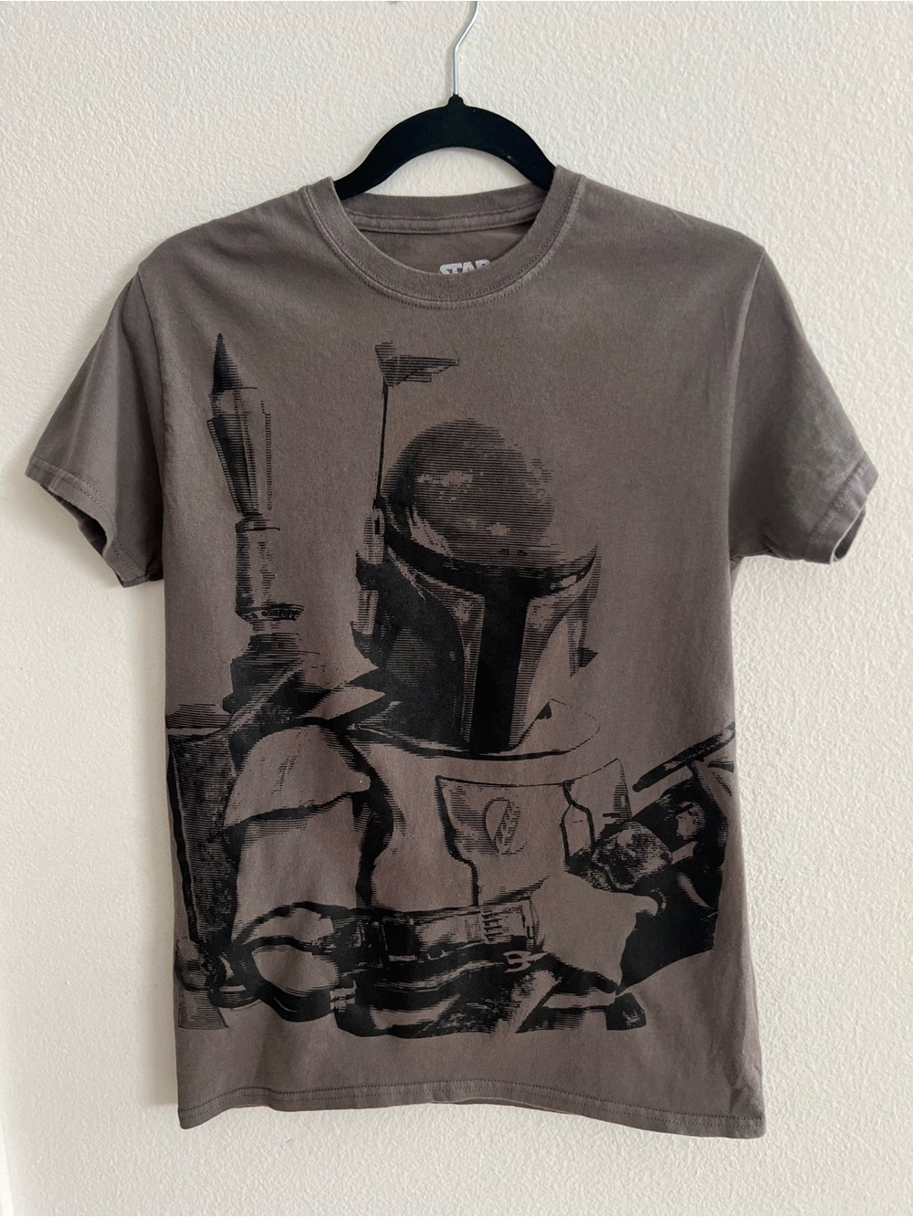 Star Wars Men's Brown Crewneck Tee with Boba Fett Graphic